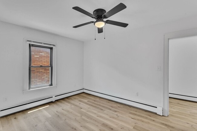 Building Photo - 1002 Fordham Ave