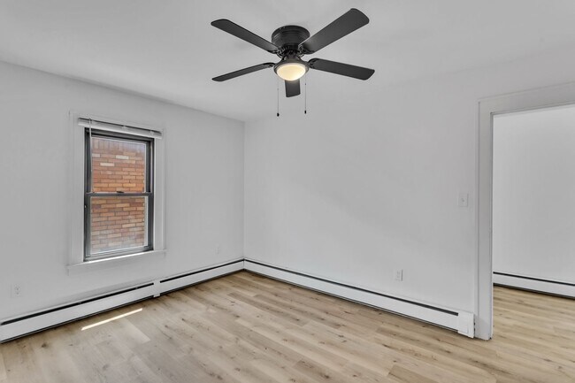 Foto del edificio - 1002 Fordham Ave