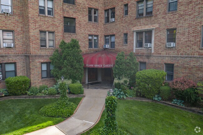 Foto del edificio - Pelham Manor Gardens