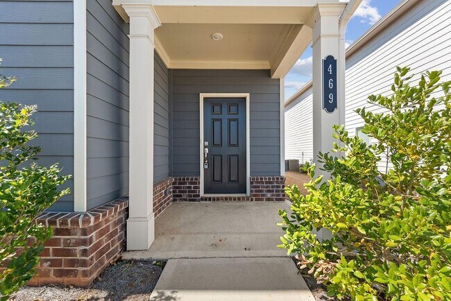 Foto del edificio - 469 Golden Eagle Pkwy