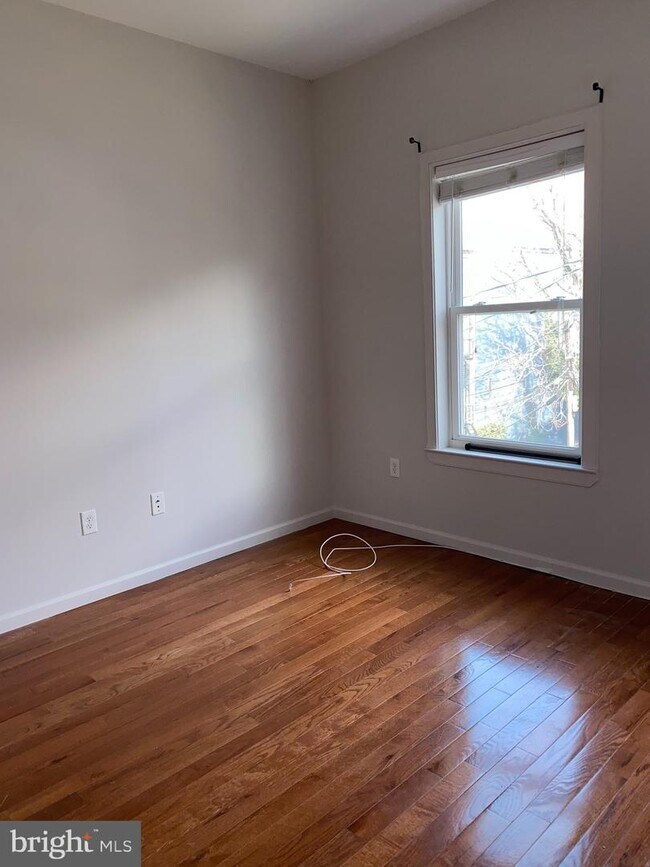 Building Photo - 12 E 22nd St