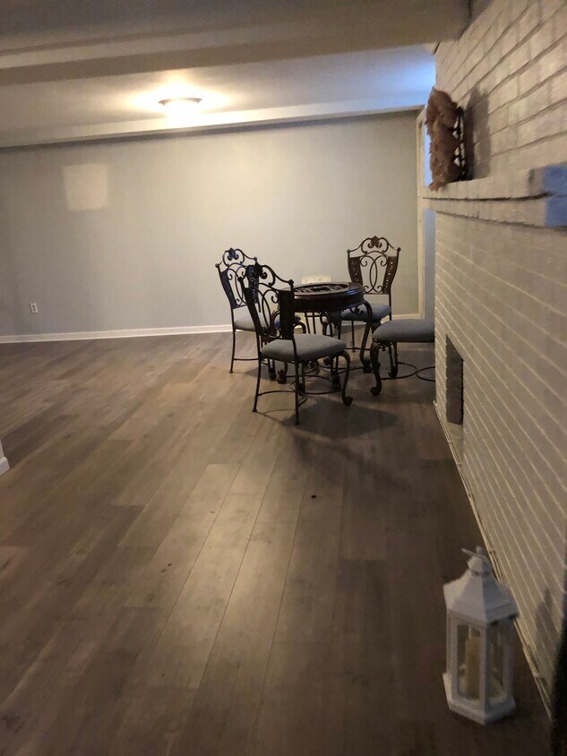 Foto principal - 919 Essex Square