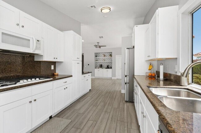 Foto del edificio - 39369 Regency Way