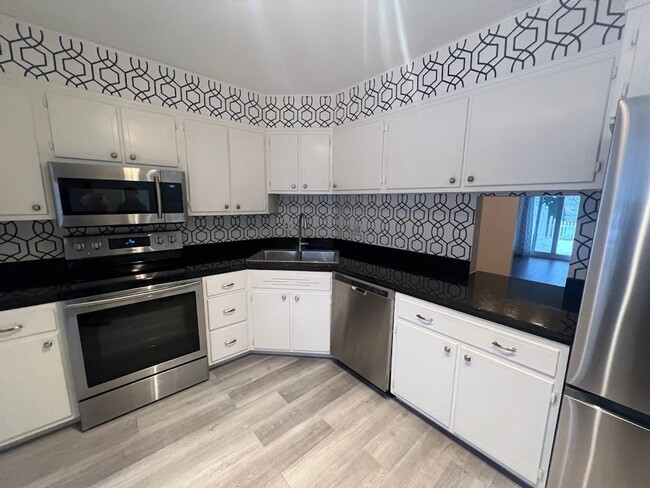 Now Available Spacious 3 Bedroom, 1.5 Bath Home - Now Available Spacious 3 Bedroom, 1.5 Bath Home