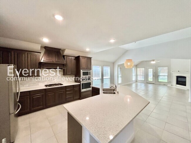 Building Photo - 10233 Marathon Ct