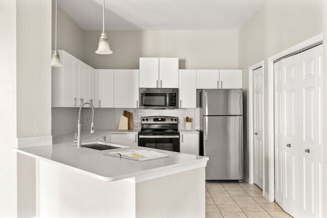 Building Photo - Mirador & Stovall at River City