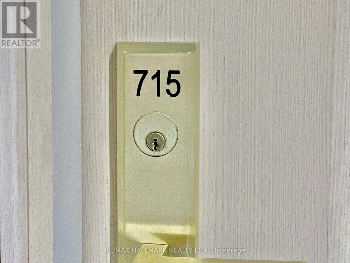 Primary Photo - 621 Sheppard Ave E