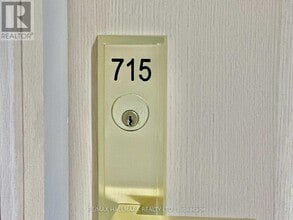 Building Photo - 621 Sheppard Ave E