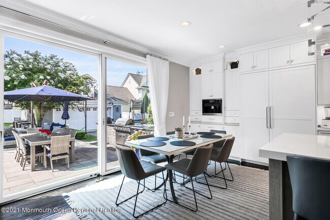 Foto del edificio - 2211 3rd Ave