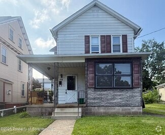 Building Photo - 205 2nd St