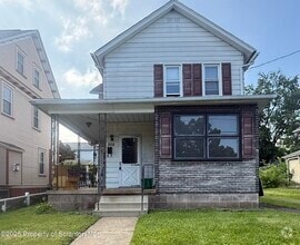 Building Photo - 205 2nd St