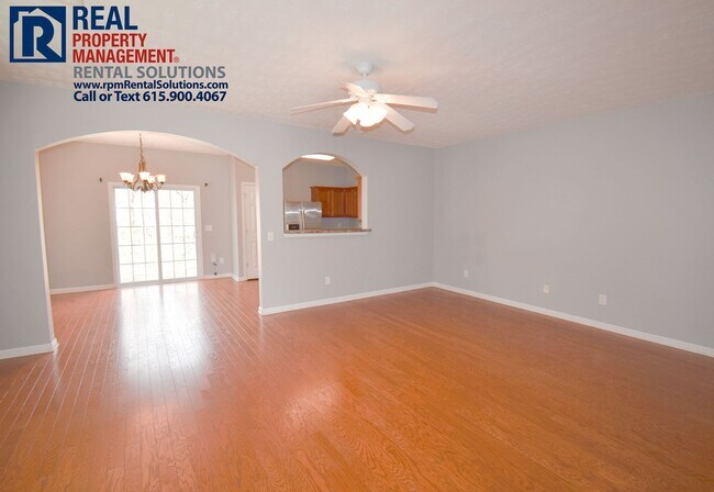 Building Photo - Amazing 3 bedroom home with attached garag...