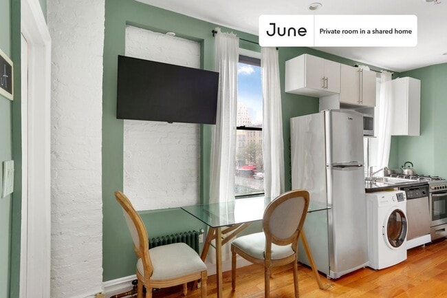 Foto del edificio - Room in Shared 2 bed/1 bath home