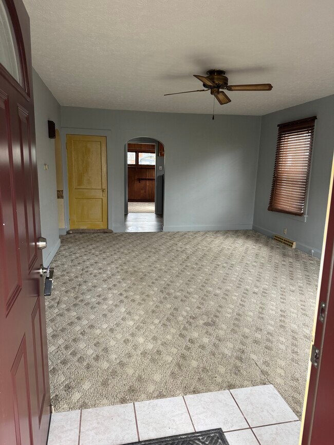 Foto del edificio - 2121 Cherry Ave