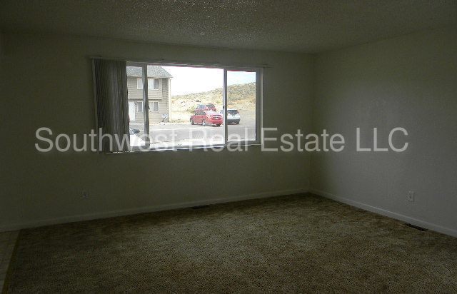 Building Photo - 132 Skyline Dr