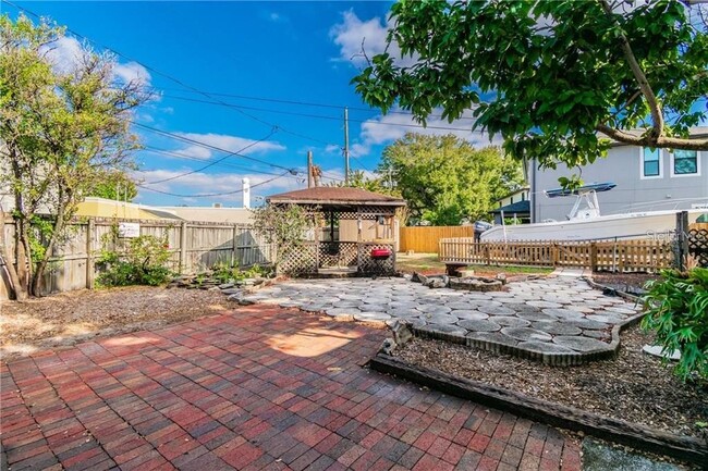 Foto del edificio - 3421 W Gray Ct