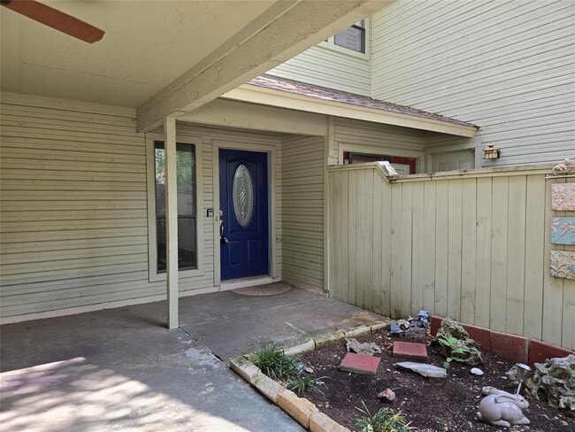 Building Photo - 4404 Travis Country Cir