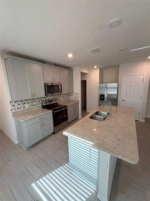 Foto del edificio - 2065 Milkweed St