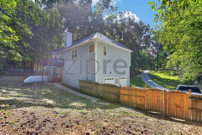 Building Photo - Unit