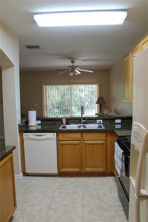 Building Photo - 15754 Fishhawk Falls Dr