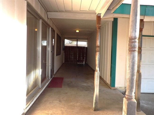 Building Photo - 2411 NW 30th St