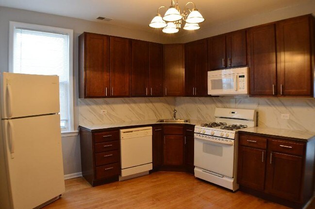 Building Photo - 2622 N Avers Ave