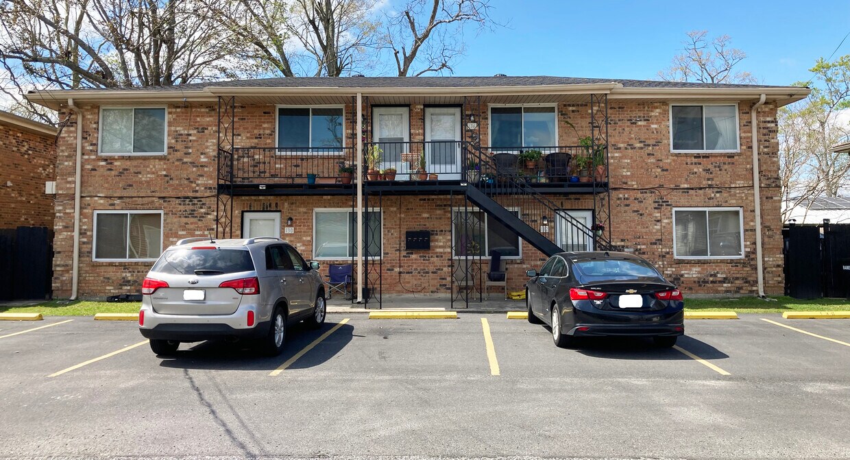 130 Normandy Ave Unit 136, Harahan, LA 70123 Apartments in Harahan