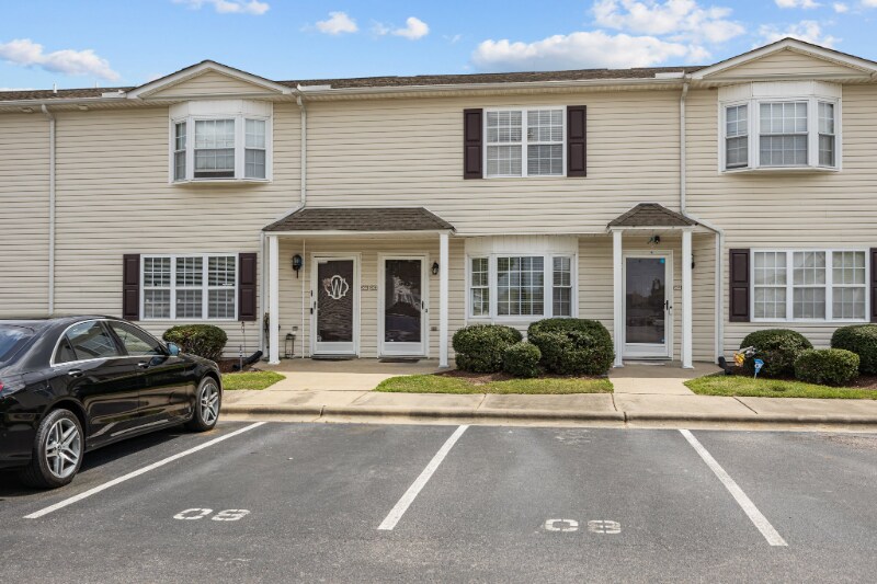 Foto principal - 3809 E Vancroft Cir