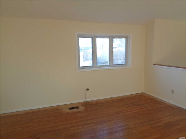 Building Photo - 126 Maida Ave