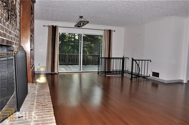 Foto del edificio - 7070 Cagle Dr