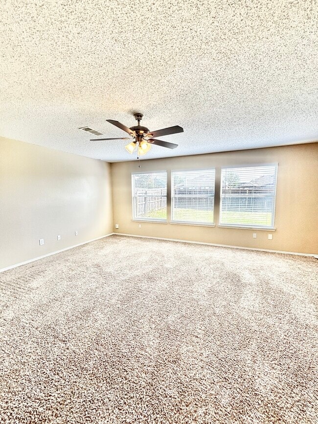 Building Photo - 319 Tioga Dr