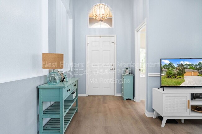 Foto del edificio - 409 Los Caminos Street