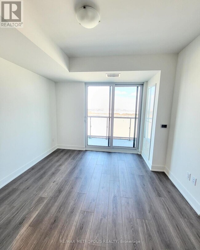 Photo du bâtiment - 2545 Simcoe St N