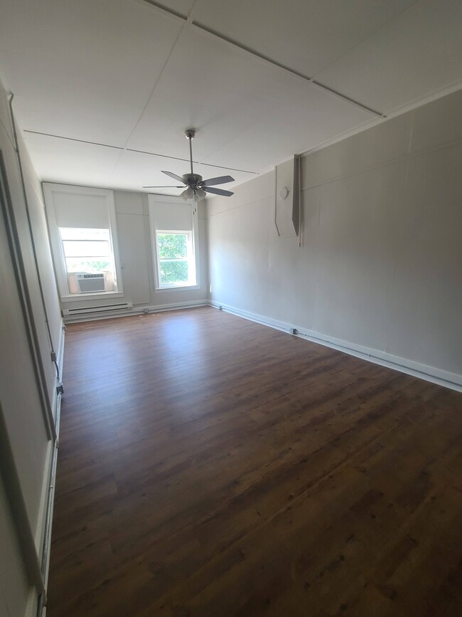 Foto del edificio - 318 Main St