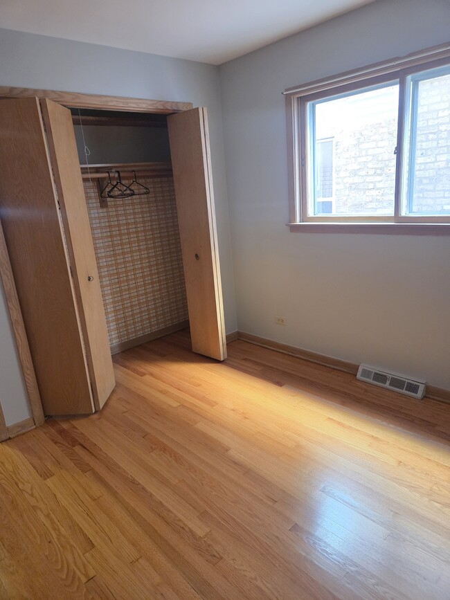 Foto del edificio - 5850 N Mulligan Ave