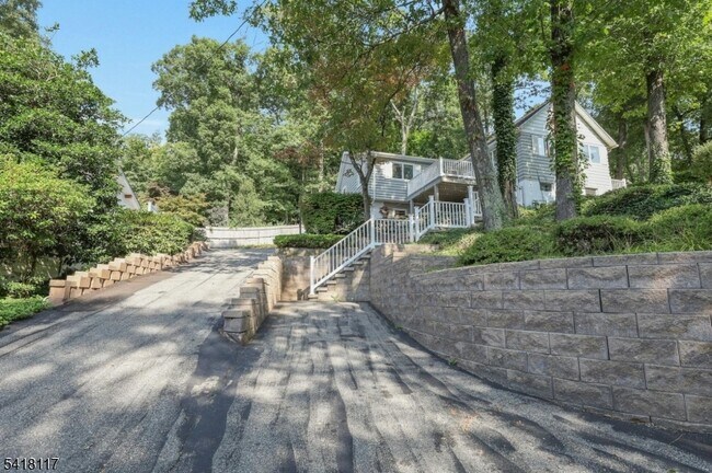 Foto del edificio - 336 Lakeview Ave