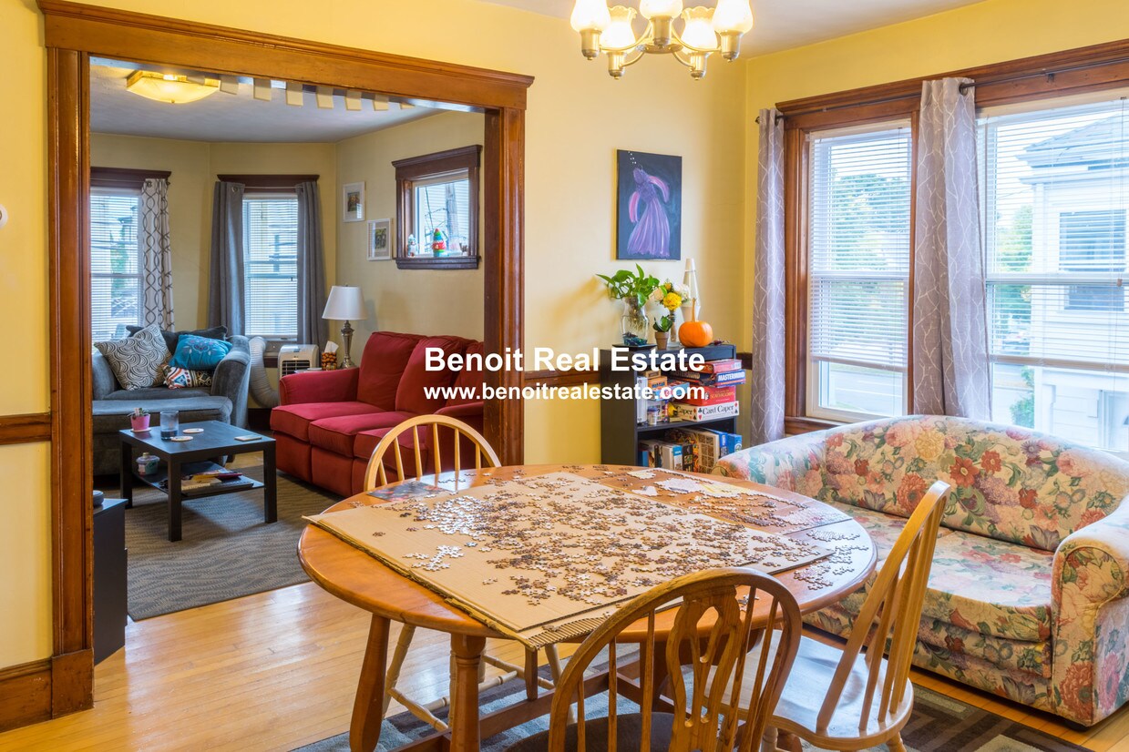 10 Fells Ave, Medford, MA 02155 Townhouse for Rent in Medford, MA