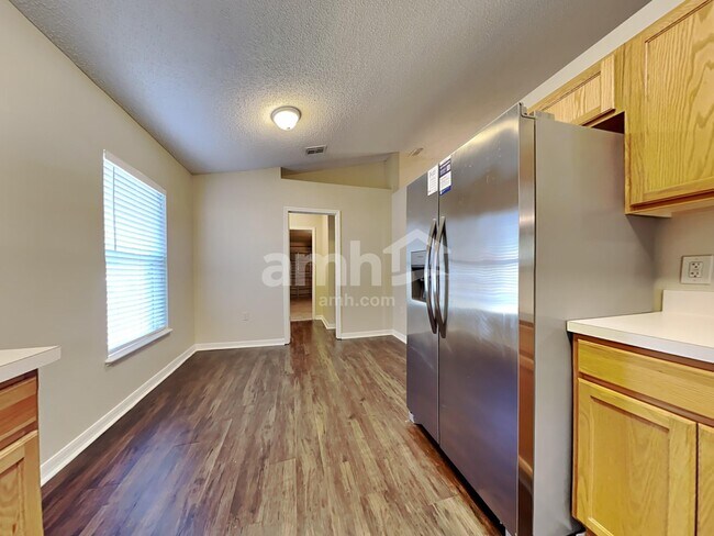 Foto del edificio - 4045 Half Moon Cir