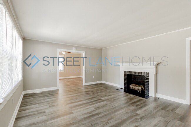 Foto del edificio - HOLIDAY SPECIAL! SIGN A LEASE BY NOVEMBER ...