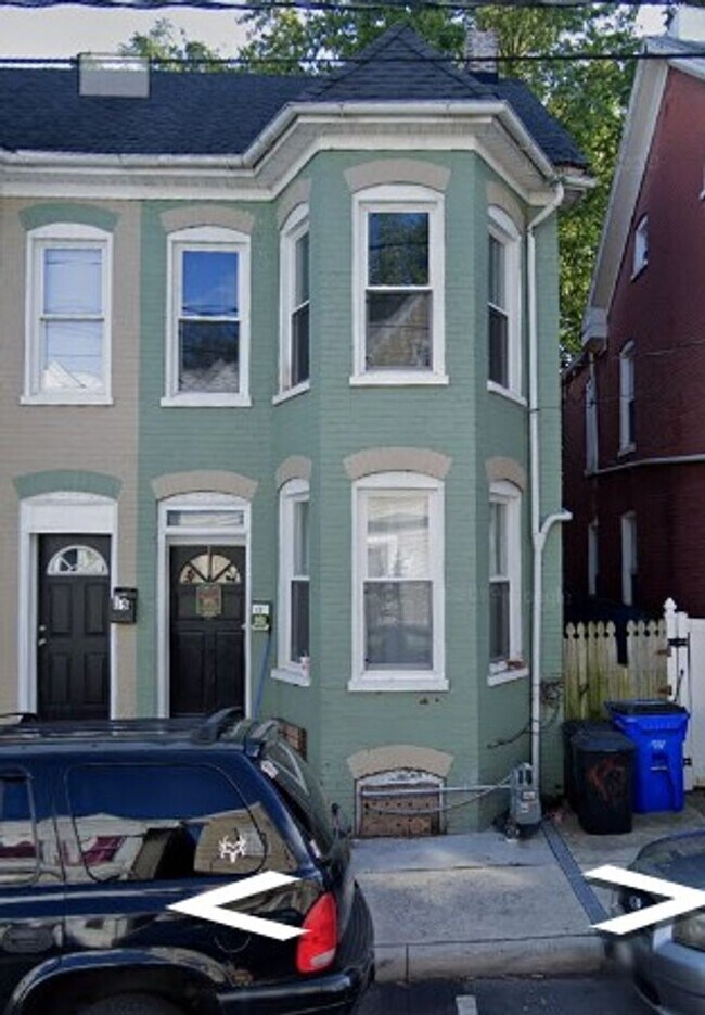 Foto del edificio - 3 BR, 1 Bath home Fenced in Yard