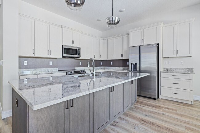 Building Photo - MODERN 4-BEDROOM TAMPA HOME | BUILT 2023 | FENCED YARD | PET FRIENDLY