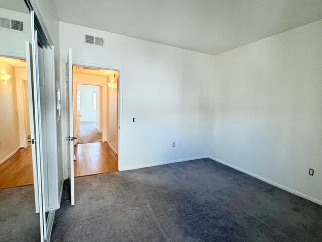 Building Photo - 1643 Sixth Ave