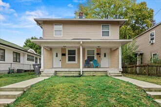Building Photo - 3729-3729 N Kenwood Ave