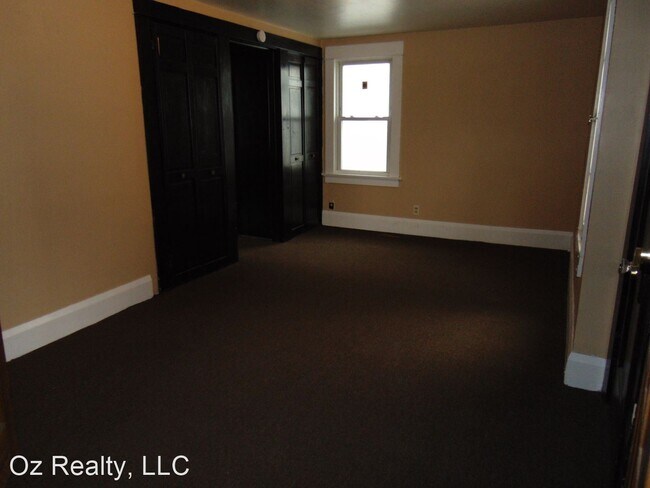 Building Photo - 4 br, 2 bath House - 3950 Burnham Ave