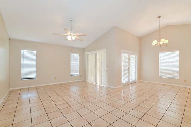 Building Photo - 3116 S Horizon Pl