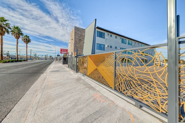 Foto del edificio - FREMONT MANOR