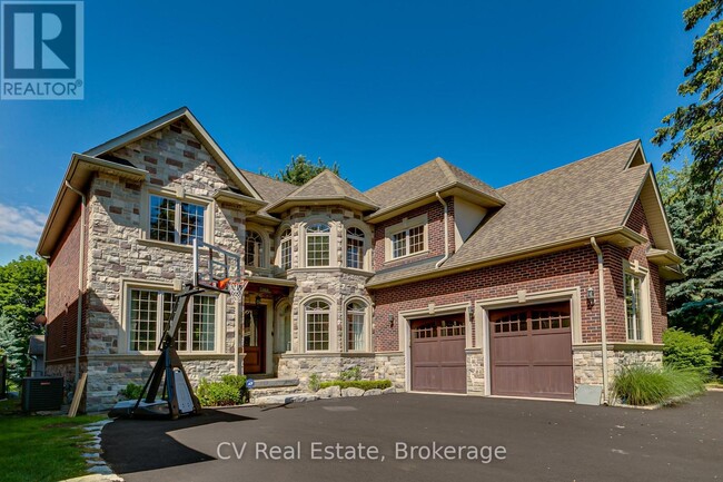 Building Photo - 468 Chartwell Rd