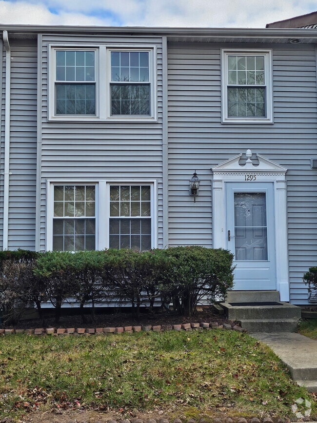 Building Photo - 1295 Elm Grove Cir