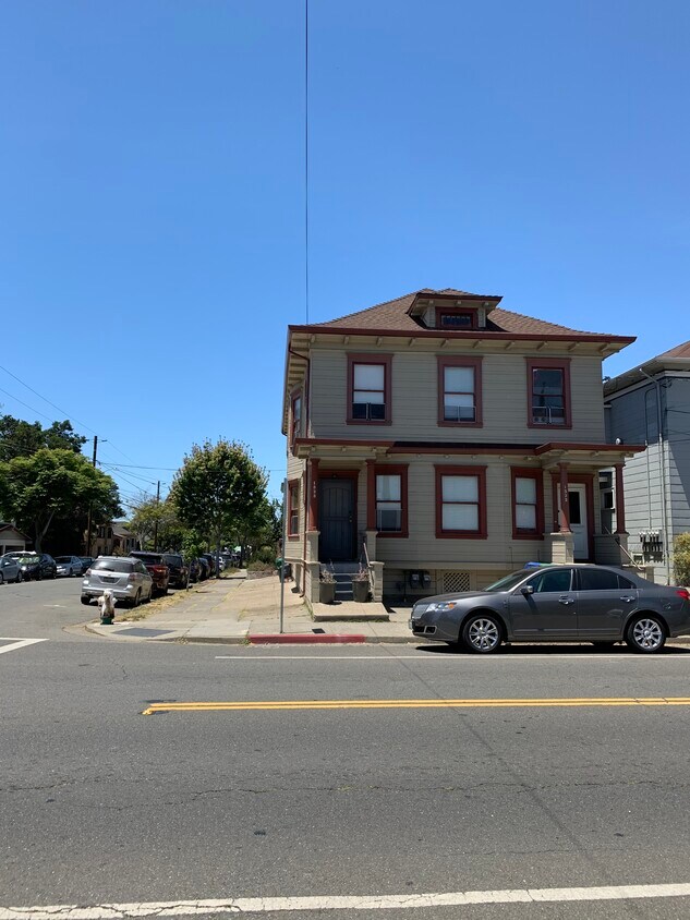 Primary Photo - 1523 8th St