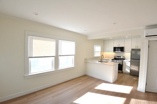 Foto del edificio - 7417 Herschel Ave